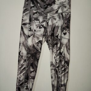 High Rise 3/4 Active Leggings - M